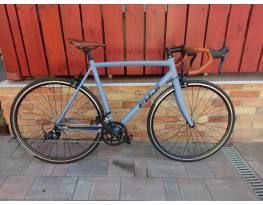 Épített Fuji Roubaix 1.3 országúti verseny kerékpár