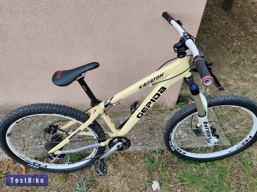 Épített Gepida Karaton SP 