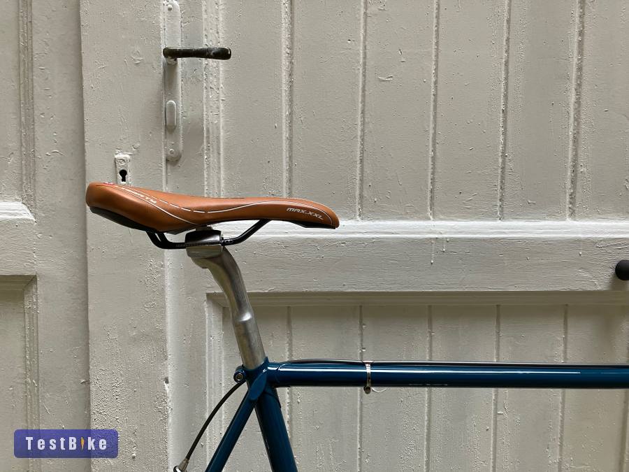 Épített neoretro egysebi minőségi alkatrészekkel