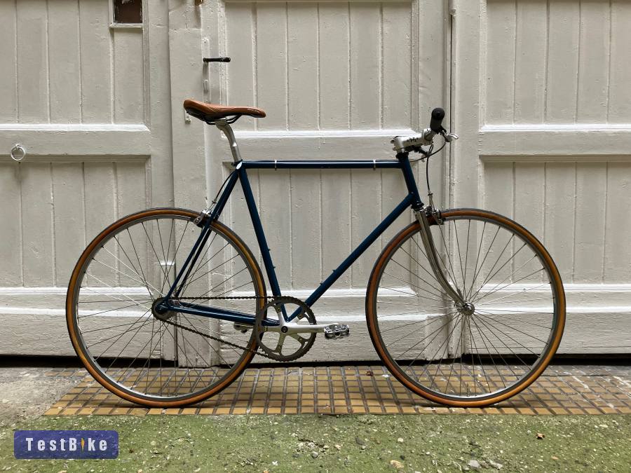 Épített neoretro egysebi minőségi alkatrészekkel