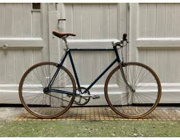 Épített neoretro egysebi minőségi alkatrészekkel