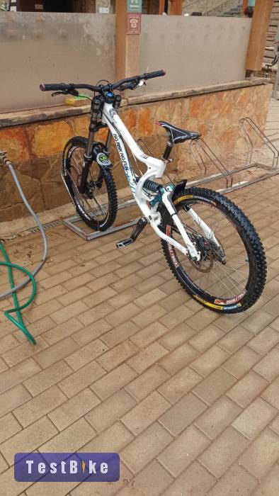 épített Norco Shore 3 downhill kerékpár