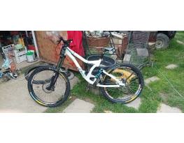 épített Norco Shore 3 downhill kerékpár