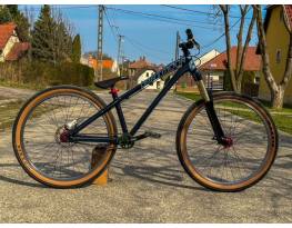 ĂpĂtett Profi Dirt Bicikli