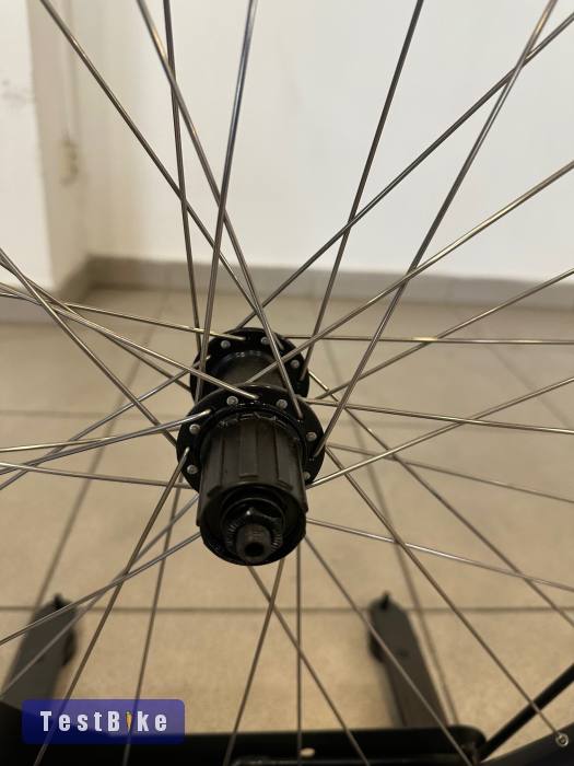 Épített Shimano FH-TX505Cube Centerlock hátsó kerék