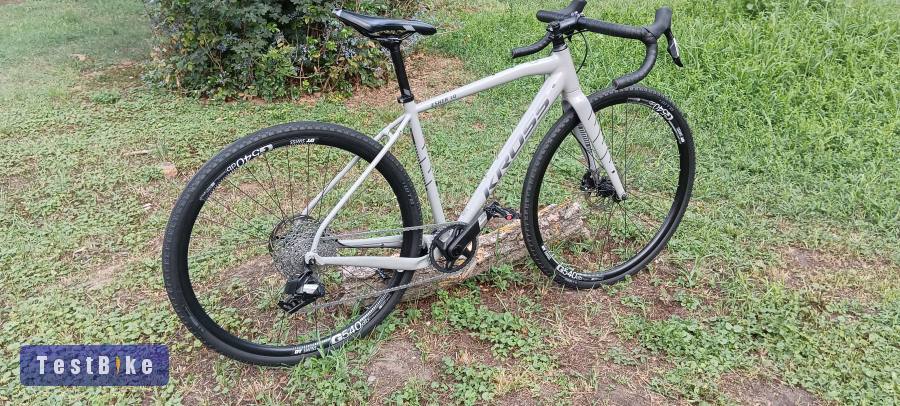 Épített SRAM Apex AXS Gravel Elektronikus váltással