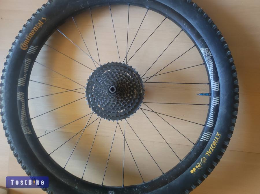 E*thirteen (e13) TRS Race Carbon 29" Boost kerékszett + 11XD Sor