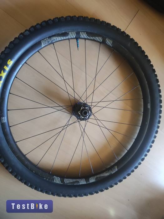 E*thirteen (e13) TRS Race Carbon 29" Boost kerékszett + 11XD Sor