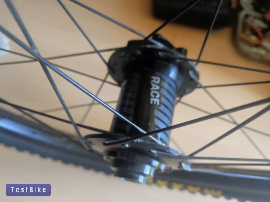 E*thirteen (e13) TRS Race Carbon 29" Boost kerékszett + 11XD Sor