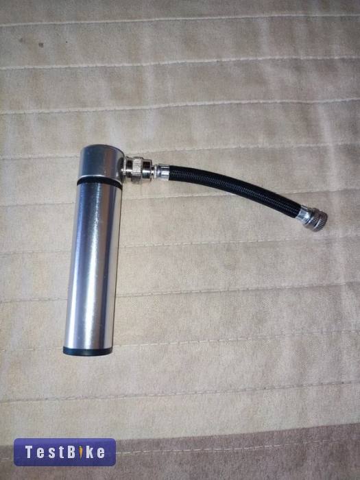 Extra mini pumpa tenyérnyi fém ház 80 g 100 psi 12 cm hossz