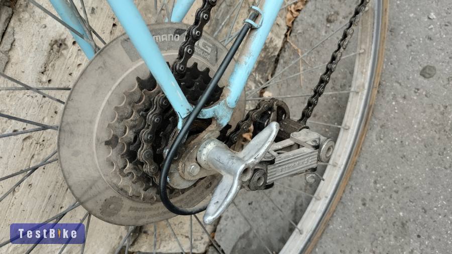 Favorit verseny kerékpár 28 L 55 cm szárnyas anyákkal 