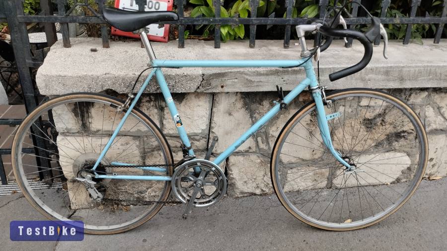 Favorit verseny kerékpár 28 L 55 cm szárnyas anyákkal 