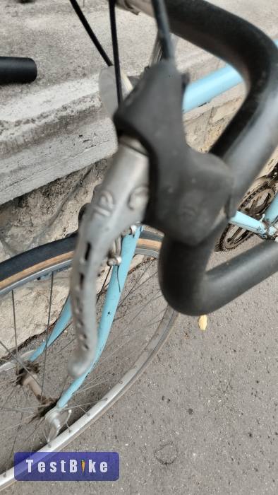 Favorit verseny kerékpár 28 L 55 cm szárnyas anyákkal 