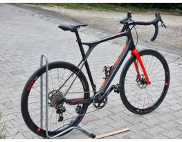 Újsz. Felső kat. GT karbon outi / gravel Sram Force Fulcrum 