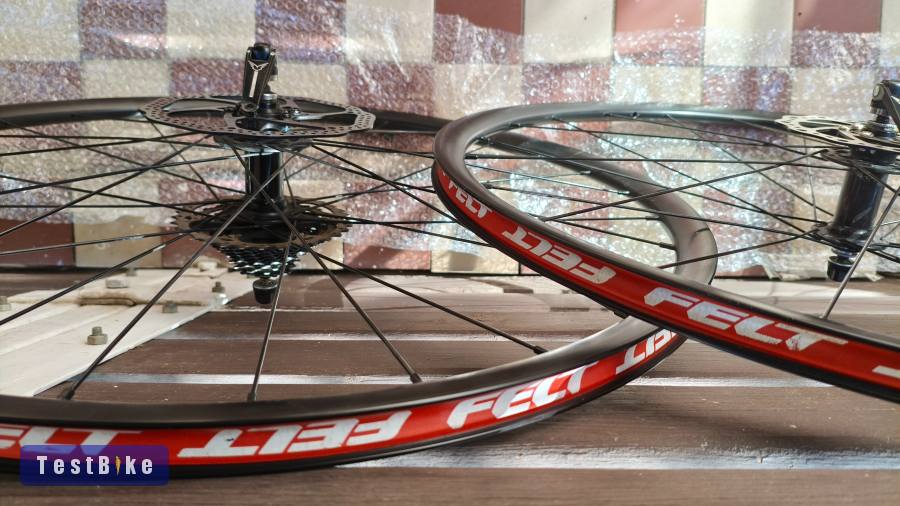 Felt cyclocross kerékszet ujszerű állapotban eladó