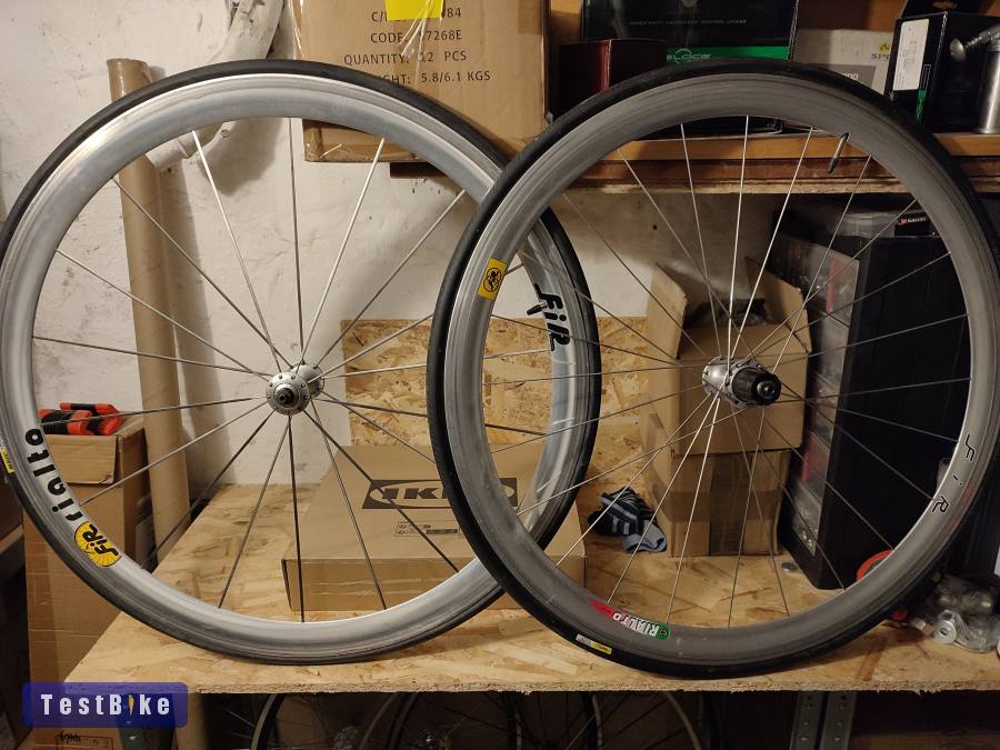 Fir Rialto országúti kerékszett 