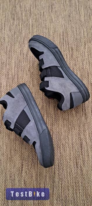 Five ten Freerider cipő taposópedálhoz, 38- as méretben 