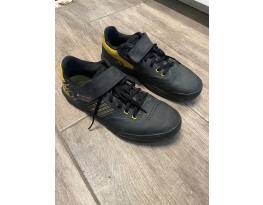 FiveTen hellcat pro clipless cipő