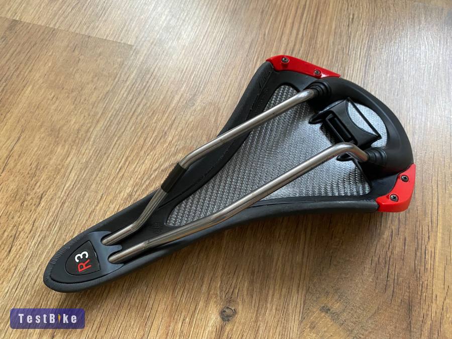 Fi’zi:k Aliante R3 k:ium Regular