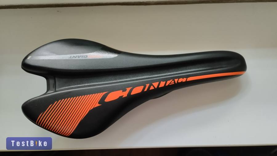 Fizik Aliante R5 Giant Contact Racing országúti nyergek 