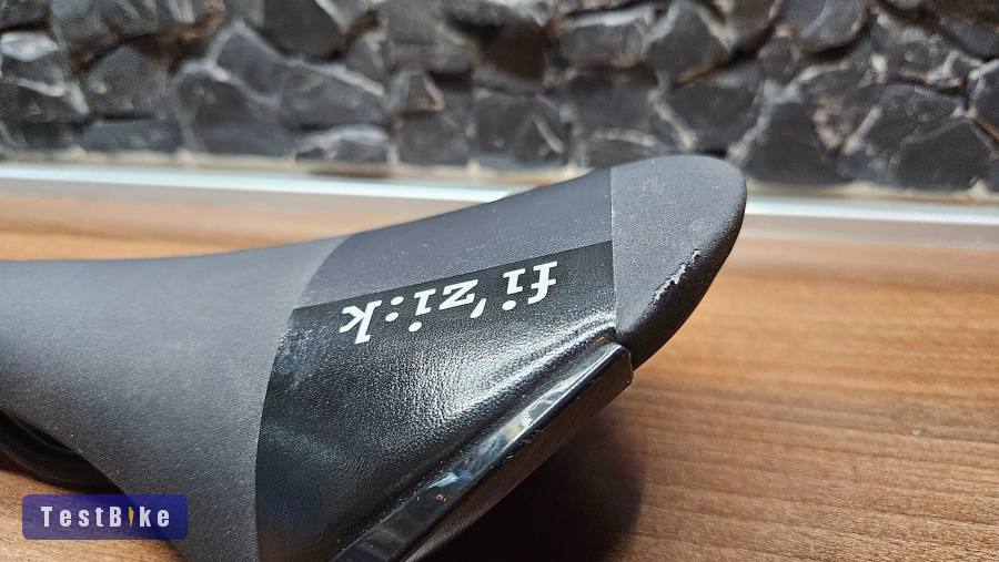 Fizik Aliante R5 S-alloy nyereg 