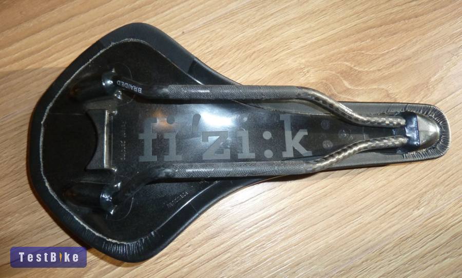 Fizik Antares VSX karbon pálcás nyereg