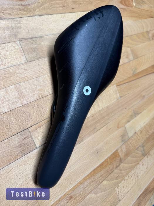 Fizik Arione R3 Carbon 167g nyereg