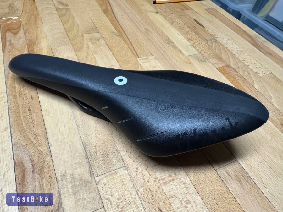 Fizik Arione R3 Carbon 167g nyereg