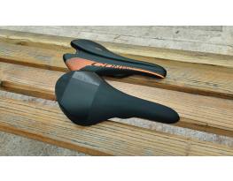 Fizik Arione R5 & Giant Contact Racing országúti nyereg 