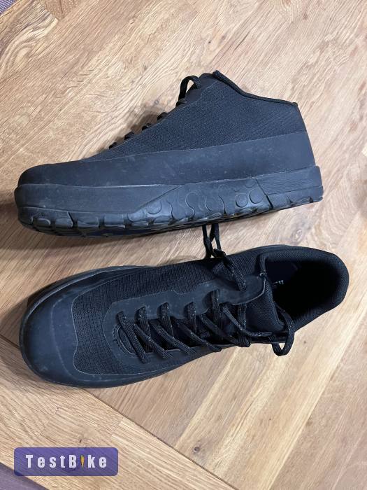 Fizik Gravita Versor Black - 43-as