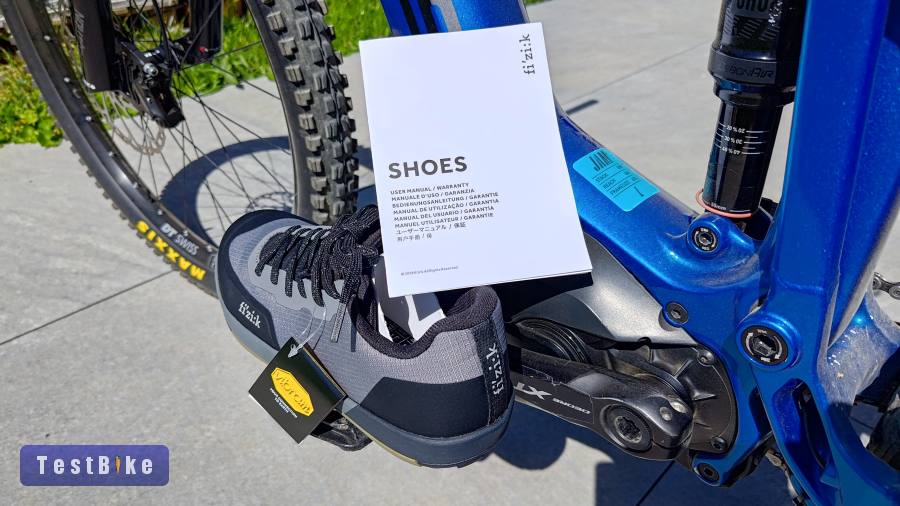 Fizik Gravita Versor Flat kerékpáros cipő 