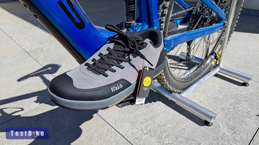 Fizik Gravita Versor Flat kerékpáros cipő 