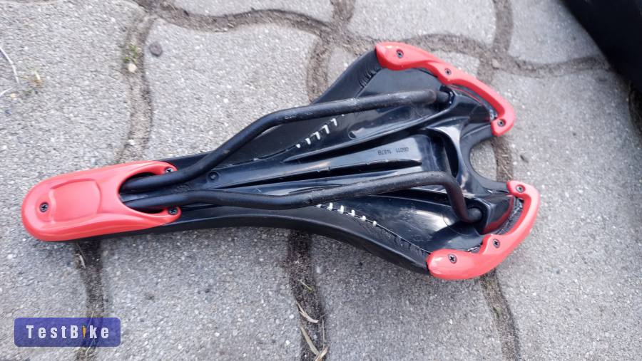 Fizik Pavé és Pavé CX nyereg eladó