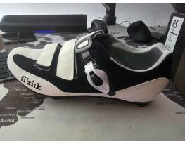 Fizik R5 MAN 
