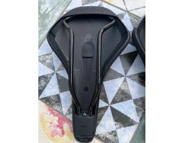 Fizik Terra Aidon X3 kerékpár nyereg