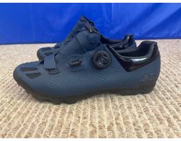 FLR F-70 MTB XC/gravel 44-es cipő szép állapotban