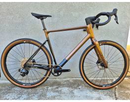 Focus Atlas 8.9 Carbon Gravel Sram AXS 1x12 Rival XL 2025
