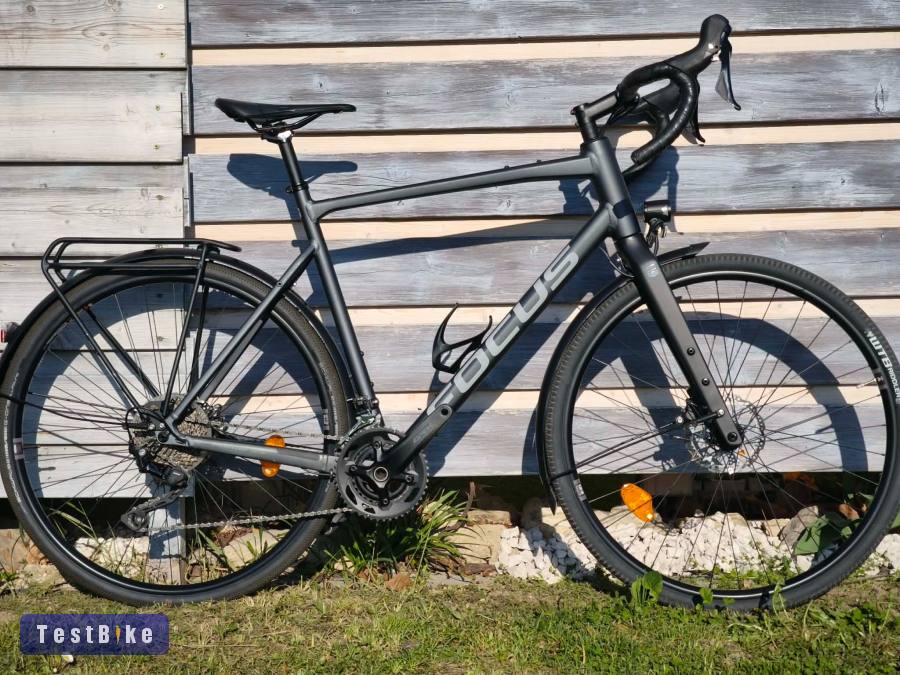 FOCUS ATLAS Gravel, Shimano GRX 2x10, sárvédő/világítás     