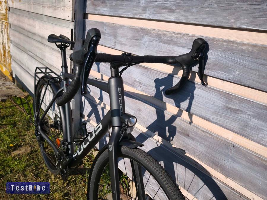 FOCUS ATLAS Gravel, Shimano GRX 2x10, sárvédő/világítás     