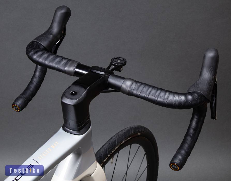 Focus Izalco Max 8.7 (M) új karbon országúti kerékpár