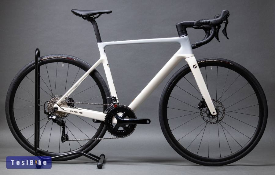 Focus Izalco Max 8.7 (M) új karbon országúti kerékpár