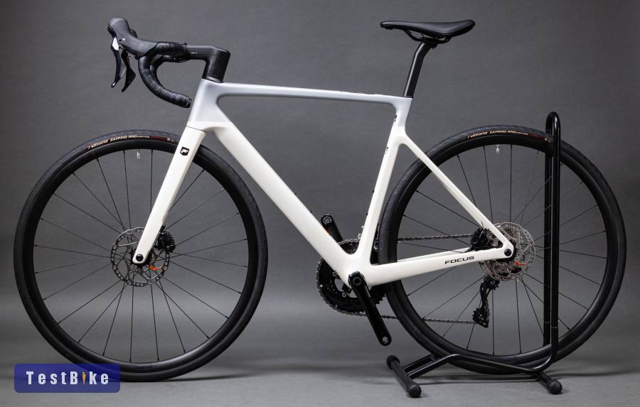 Focus Izalco Max 8.7 (M) új karbon országúti kerékpár