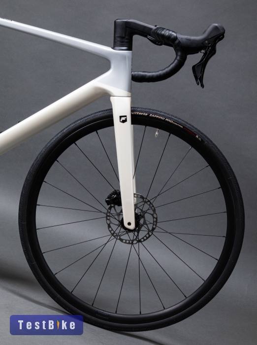 Focus Izalco Max 8.7 (M) új karbon országúti kerékpár