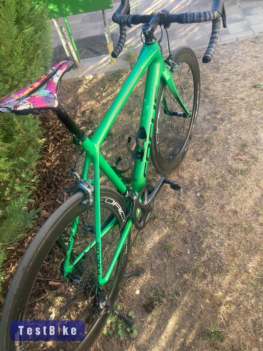 Focus Izalco Race M-es karbon országúti kerékpár