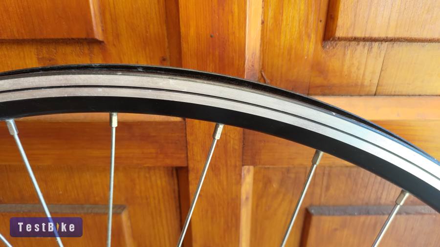 Foglalkozós Shimano Nexus 7 seb. agyváltós hátsó kerék