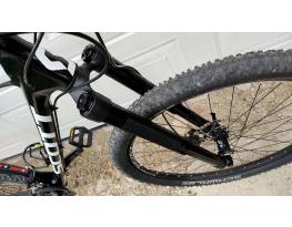 Fordított rugózású E-bike MTB első teleszkóp 29" tapered