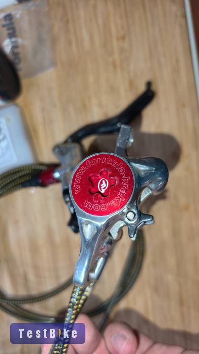 Formula R1 Racing carbon, polished silver + FCS + extrák