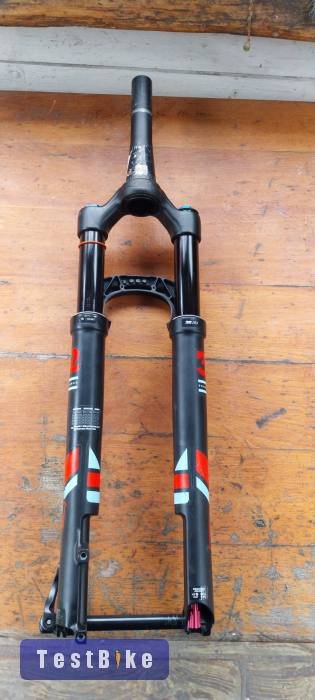 Fox 32 Step Cast Performance