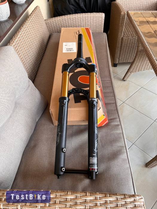 Fox 36E Factory grip2