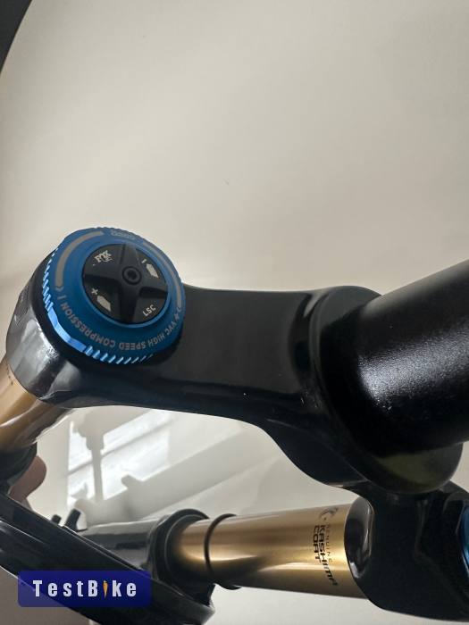 Fox Fork 34 Rythm és Factory Grip2 Új teleszkóp villák